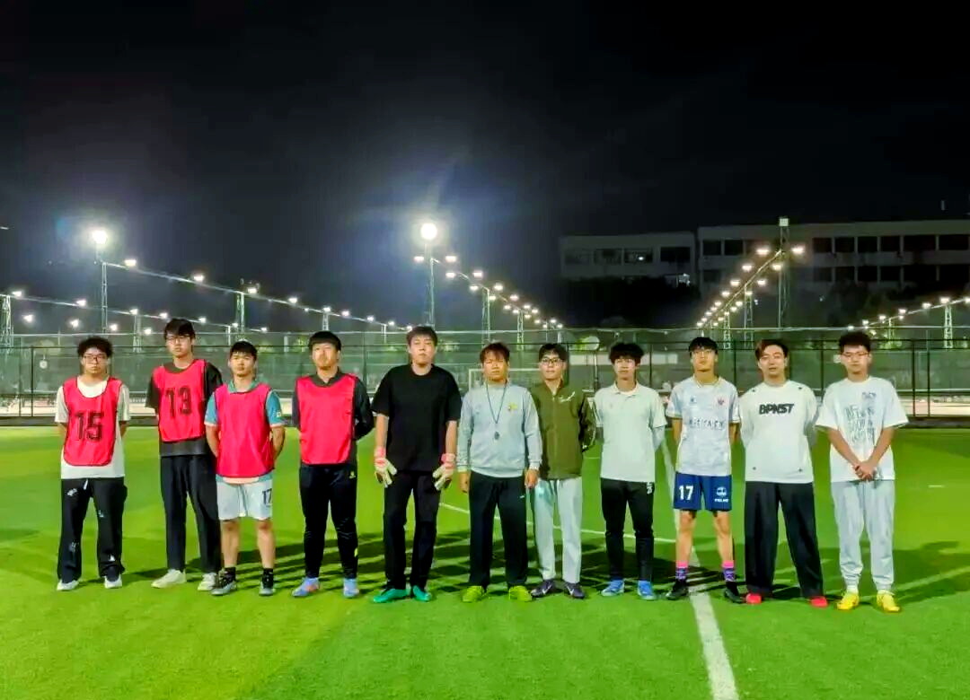 国际足球赛事激烈开打,赛后精彩回顾视频